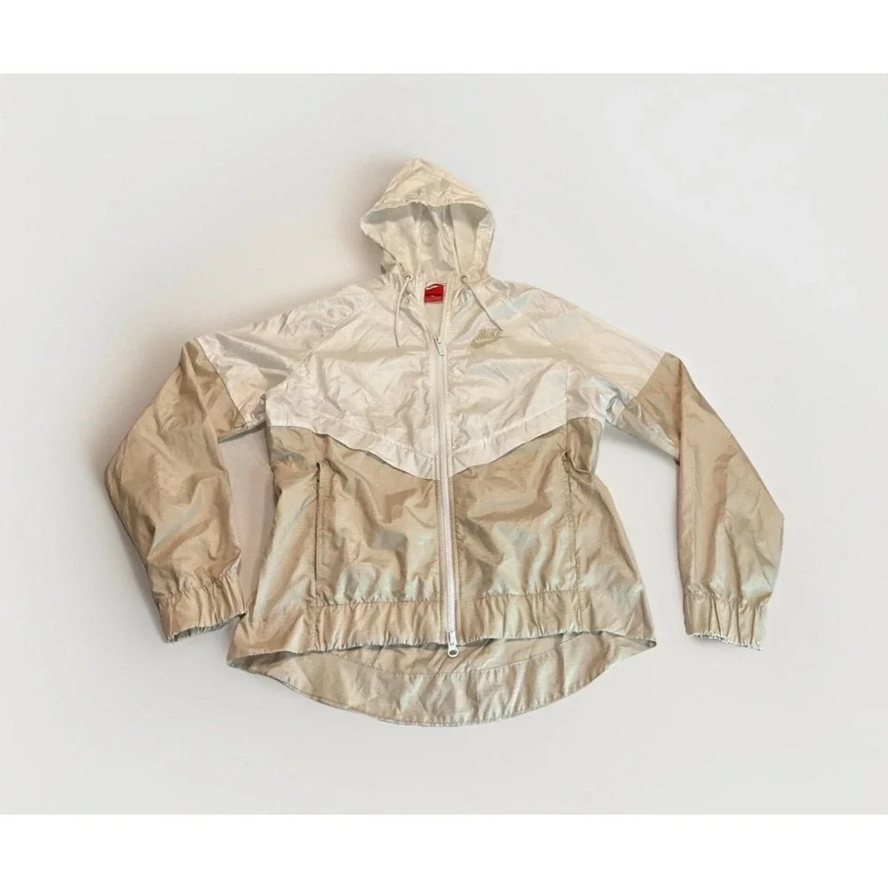 Nike Sportswear Windrunner women's jacket in the‎ white and oatmeal colorway